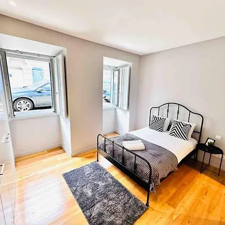 Marques De Pombal Flat Great Locations Center B Daire Lisboa