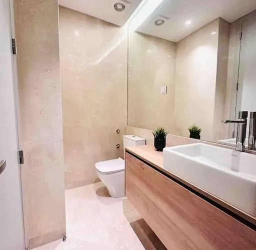 Marques De Pombal Flat Great Locations Center B דירה