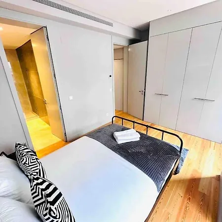 Marques De Pombal Flat Great Locations Center B *