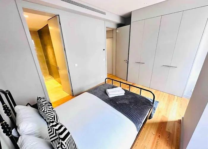 Marques De Pombal Flat Great Locations Center B *
